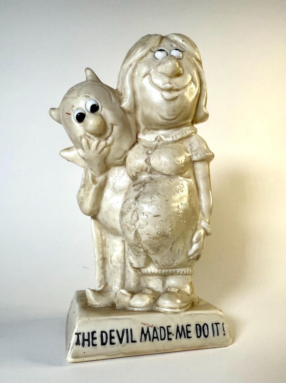 1971 “The Devil Made Me Do It” Figurine – W. Berries Co. USA